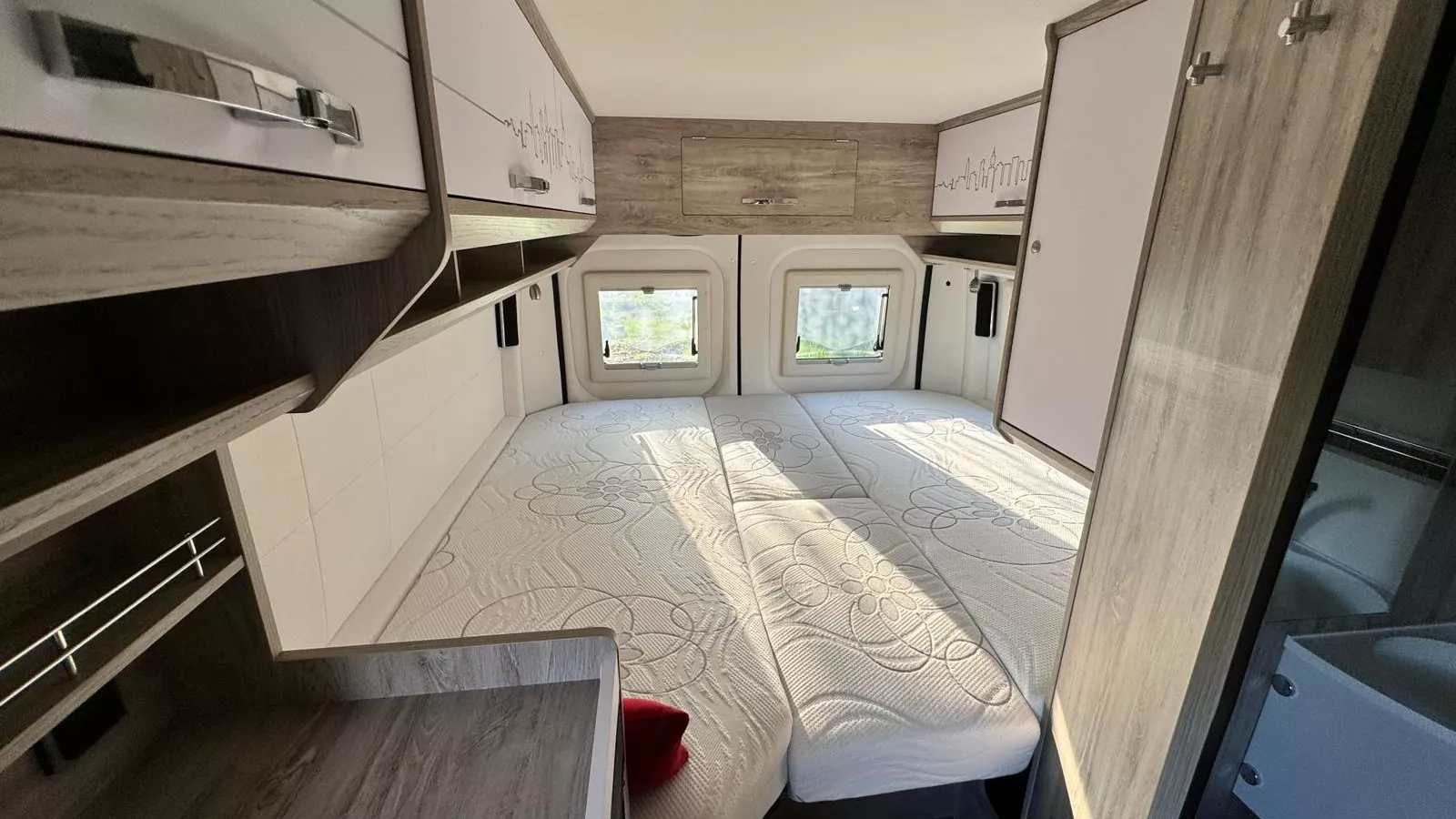 zdjęcie kampera Bravia Mobil Swan 636 P