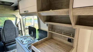 miniatura kampera Bravia Mobil Swan 636 P