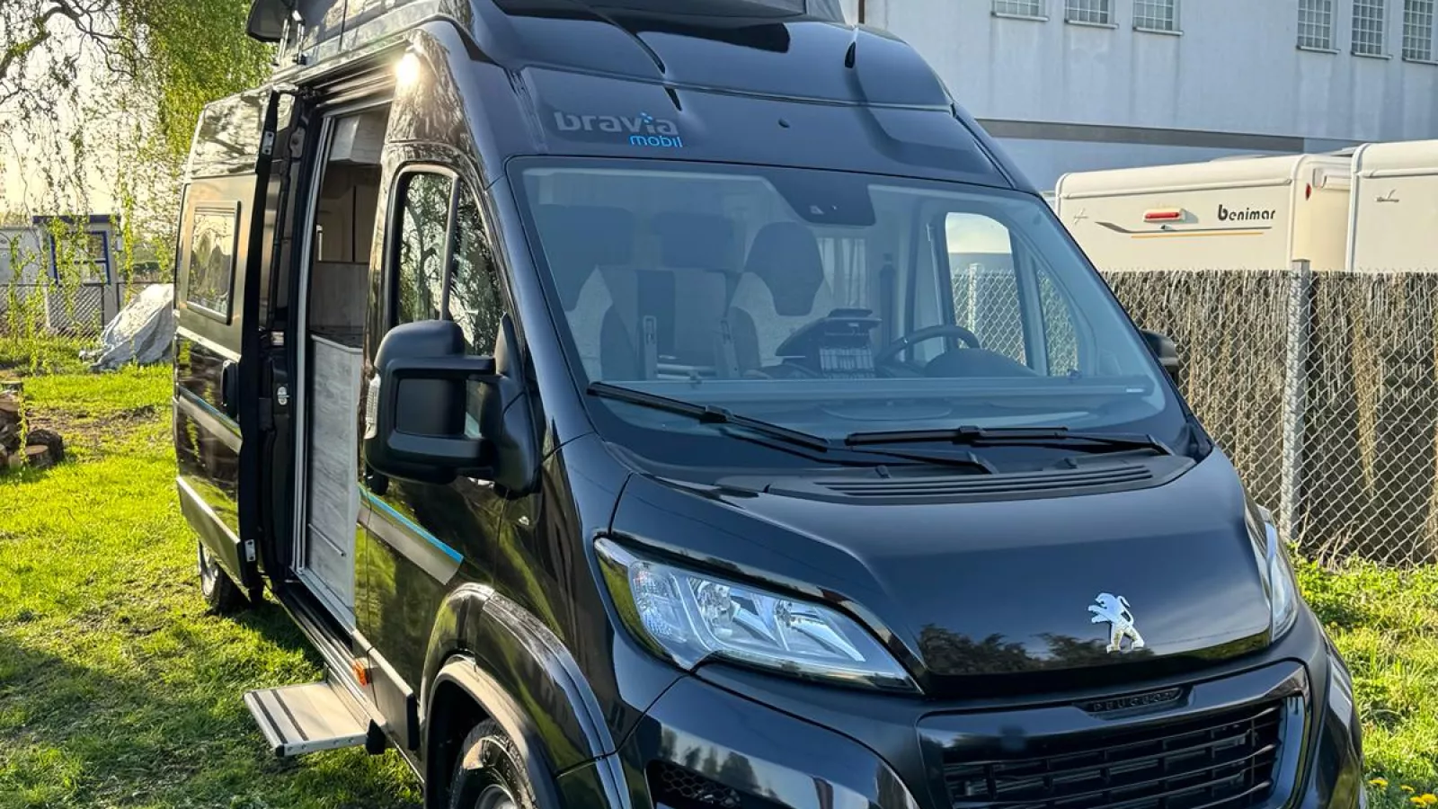 zdjęcie kampera Bravia Mobil Swan 636 P