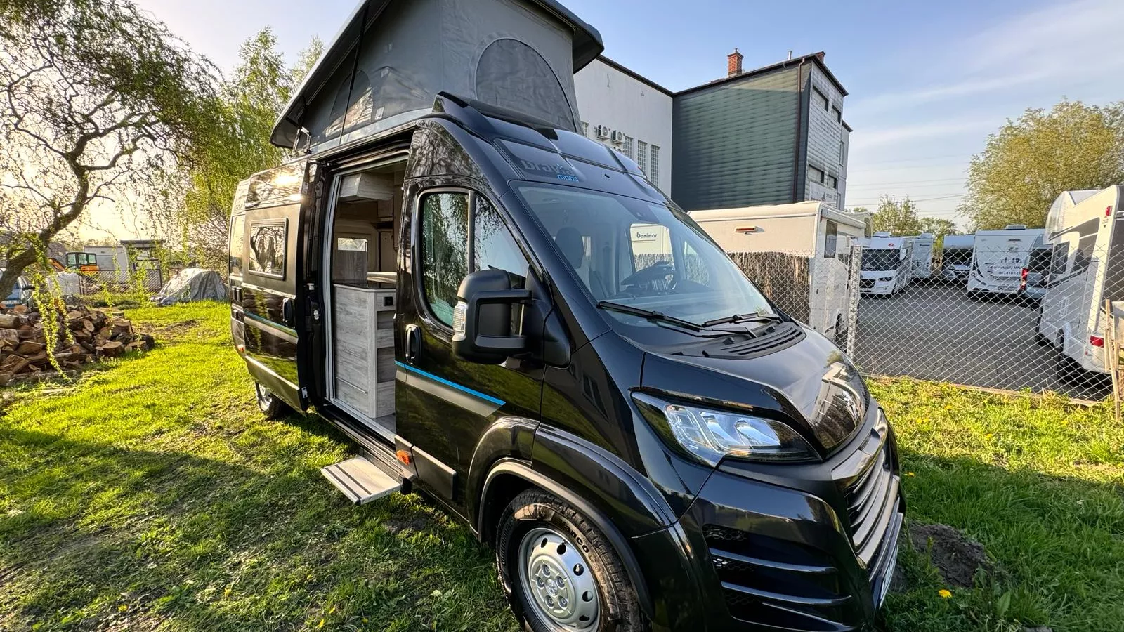 zdjęcie kampera Bravia Mobil Swan 636 P