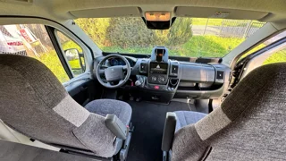 miniatura kampera Bravia Mobil Swan 636 P