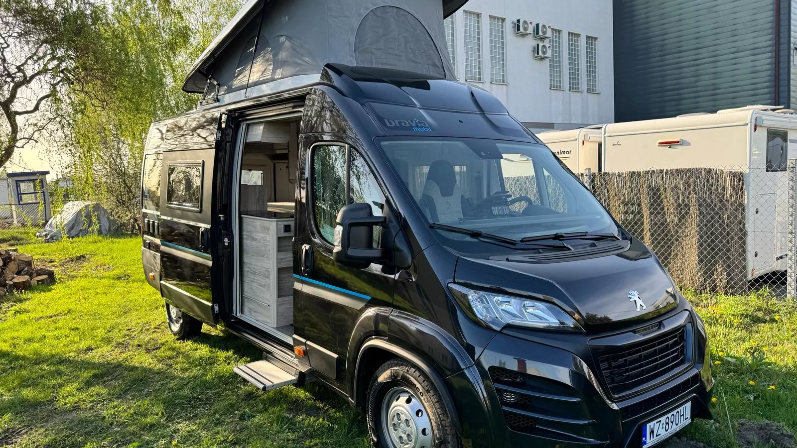 zdjęcie kampera Bravia Mobil Swan 636 P