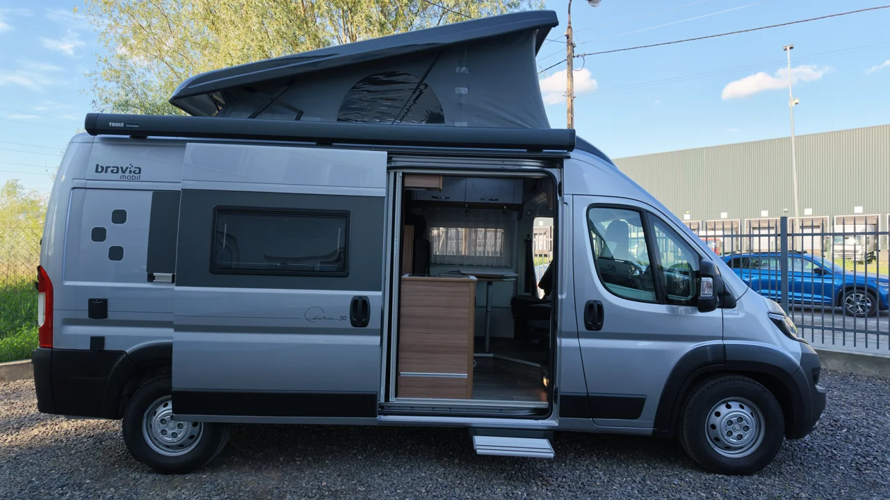 zdjęcie kampera Bravia 599 dach