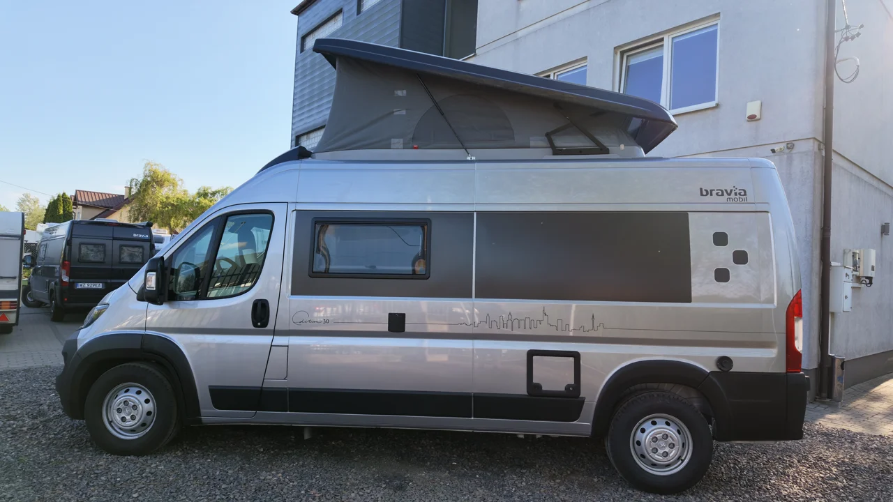 zdjęcie kampera Bravia 599 dach
