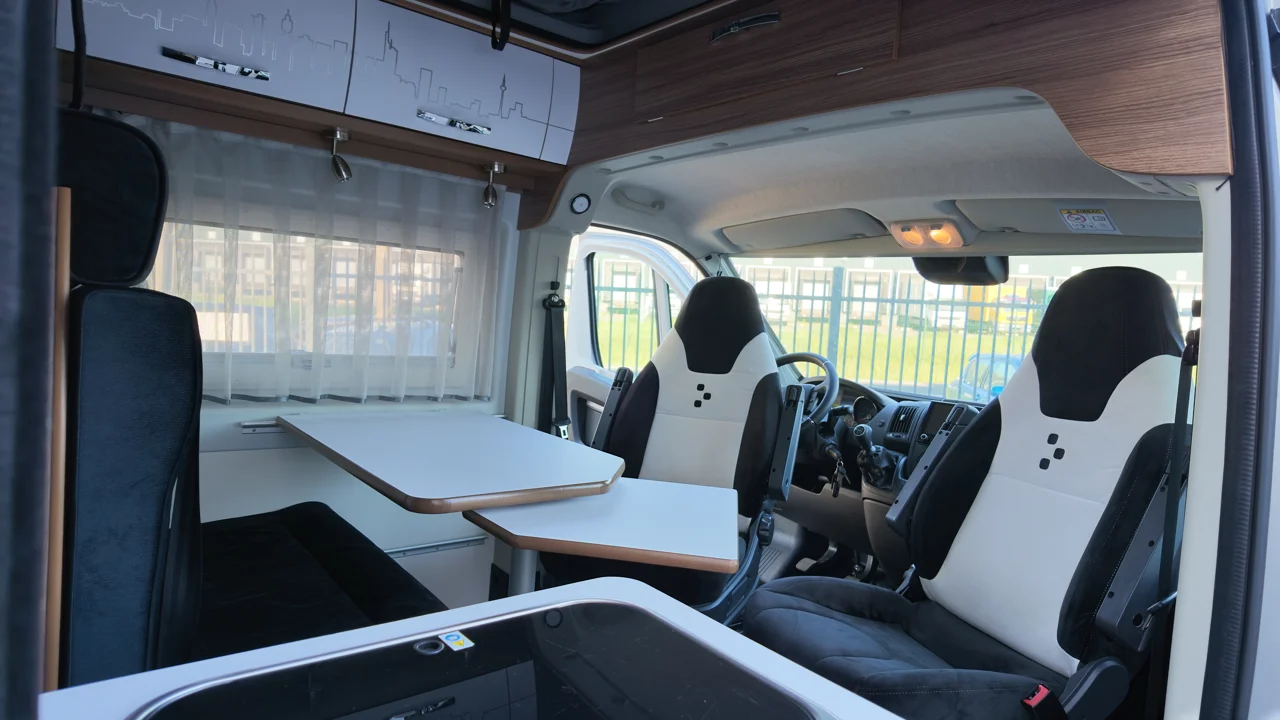 zdjęcie kampera Bravia 599 dach