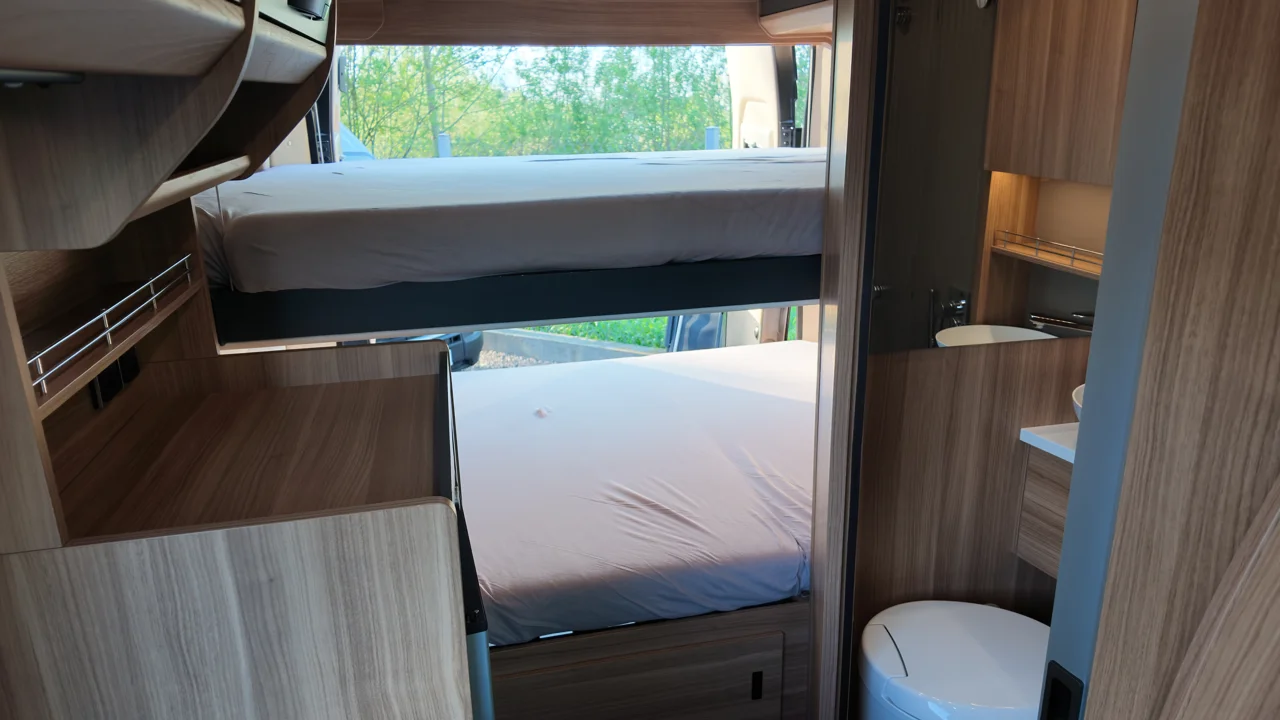 zdjęcie kampera Bravia Mobil Swan 599 A