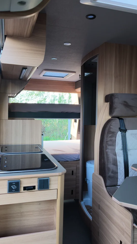zdjęcie kampera Bravia Mobil Swan 599 A
