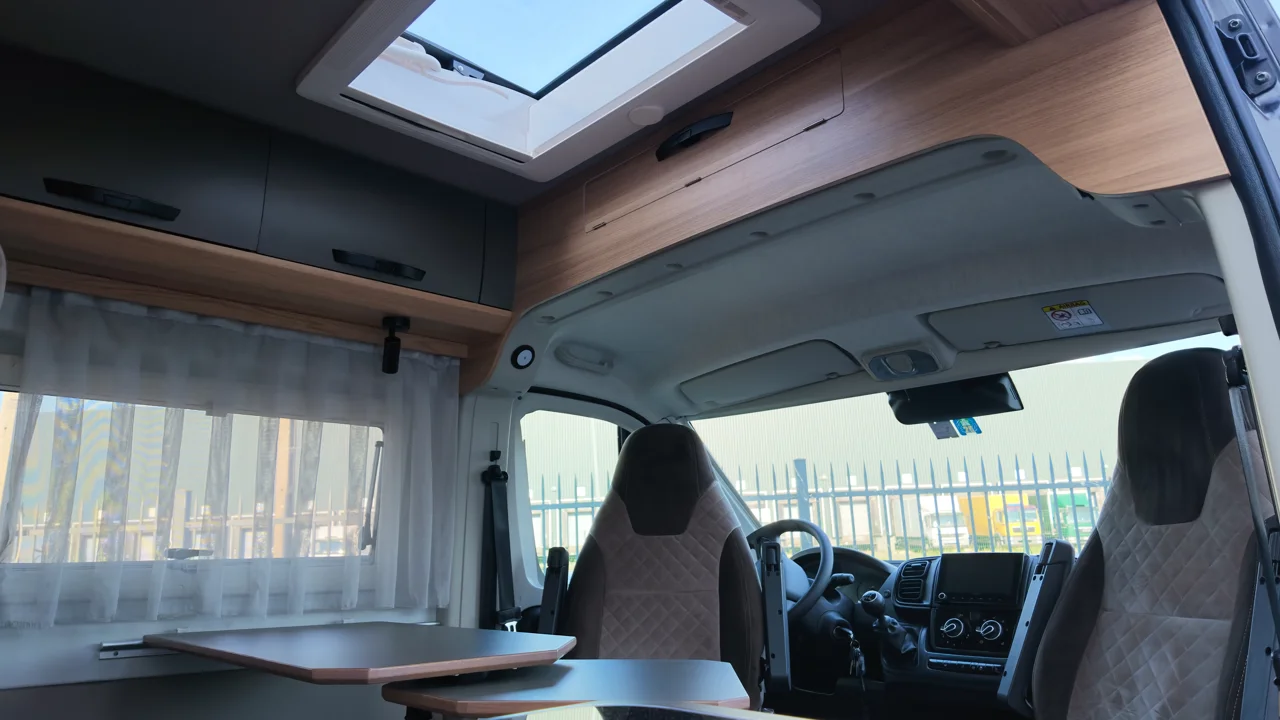 zdjęcie kampera Bravia Mobil Swan 599 A