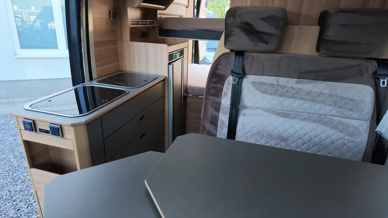 zdjęcie kampera Bravia Mobil Swan 599 A