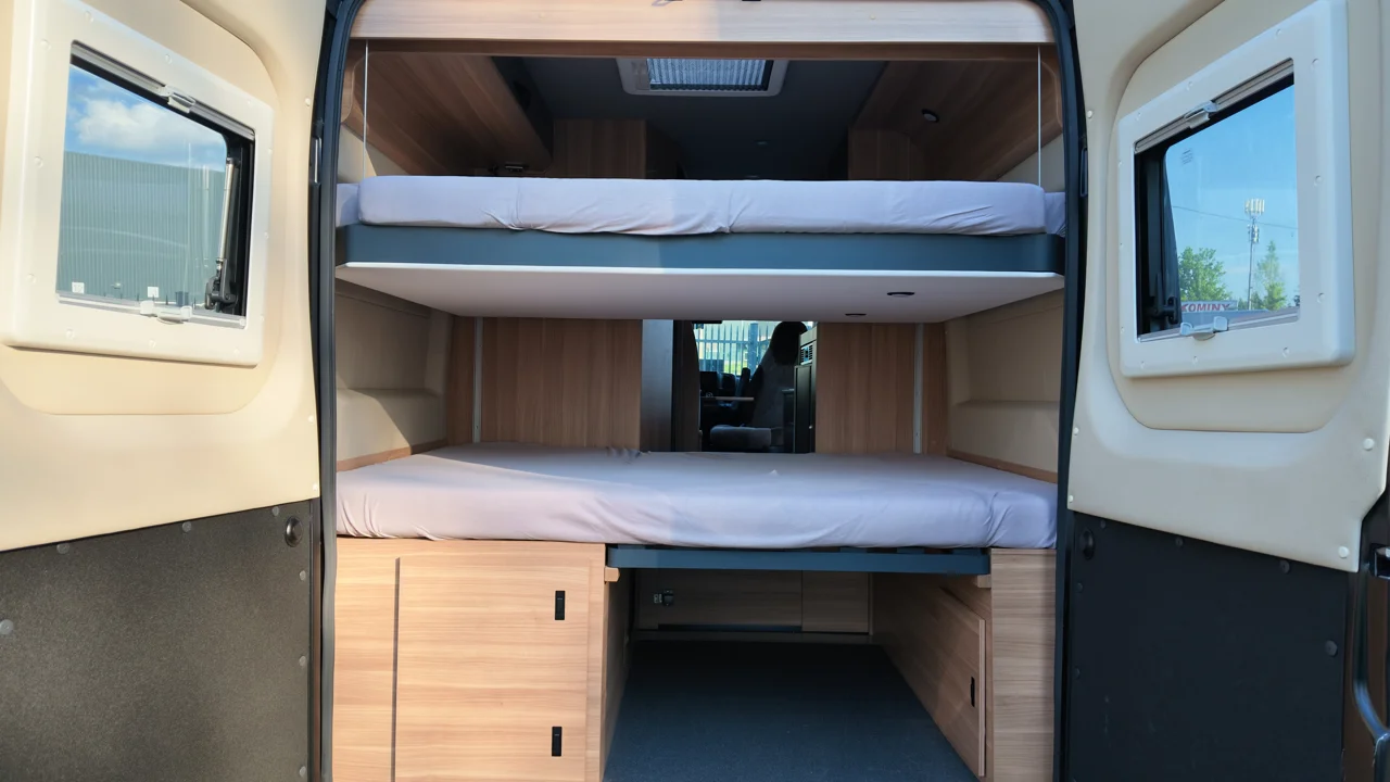 zdjęcie kampera Bravia Mobil Swan 599 A