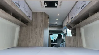 miniatura kampera Bravia 636 bez łóżka na dachu