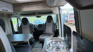 miniatura kampera Bravia 636 bez łóżka na dachu