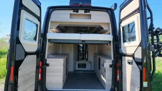 miniatura kampera Bravia 680 M A N