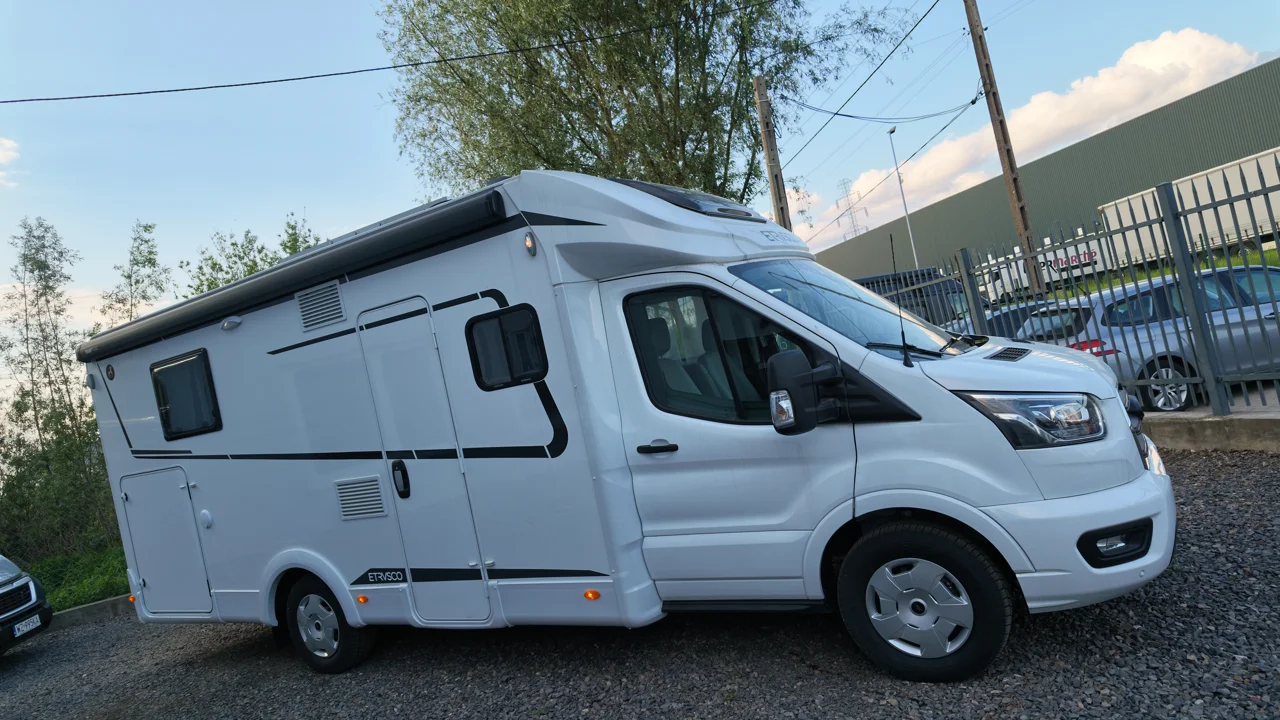 zdjęcie kampera Etrusco 7.3SF
