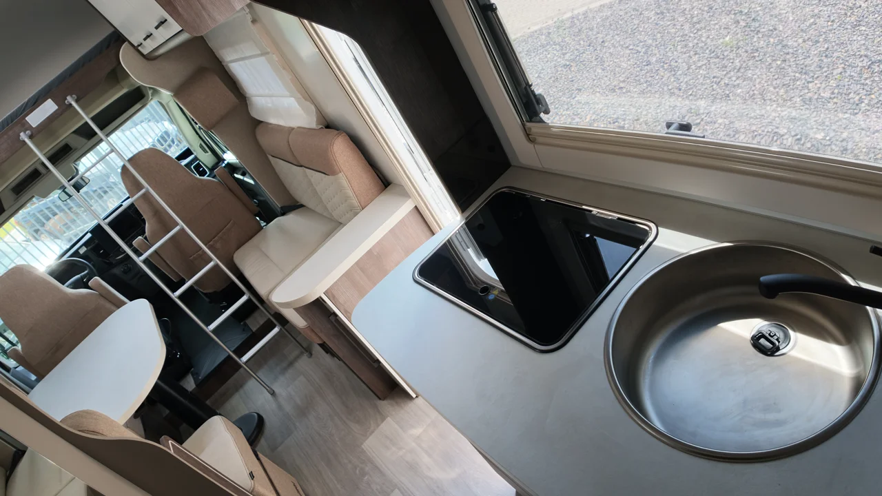 zdjęcie kampera Benimar Sport 344