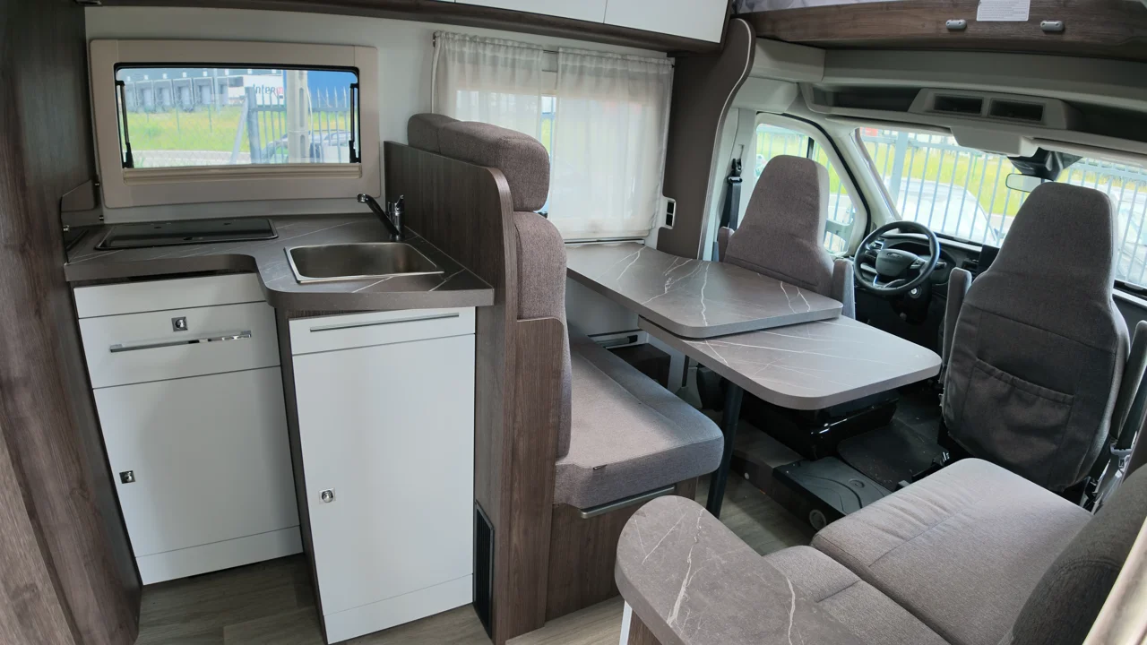 zdjęcie kampera Benimar Sport 363